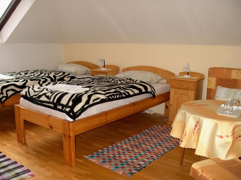 Roza Hotel Es Apartmanhaz เอสแตร์กอม ห้อง รูปภาพ