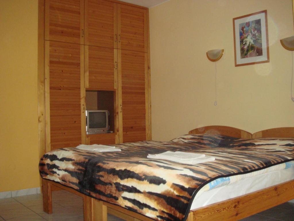 Roza Hotel Es Apartmanhaz เอสแตร์กอม ห้อง รูปภาพ